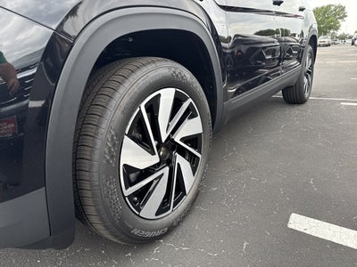 2026 Volkswagen Atlas 2.0T SE w/Technology with Captain's Chairs and Panoramic Sunroof Package