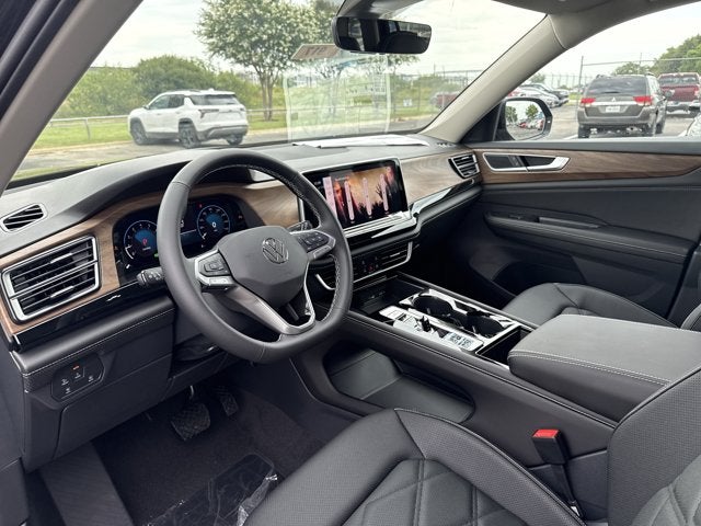 2026 Volkswagen Atlas 2.0T SE w/Technology with Captain's Chairs and Panoramic Sunroof Package