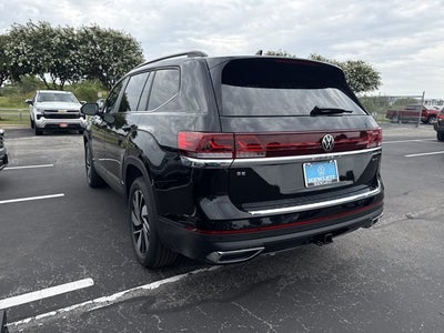 2026 Volkswagen Atlas 2.0T SE w/Technology with Captain's Chairs and Panoramic Sunroof Package