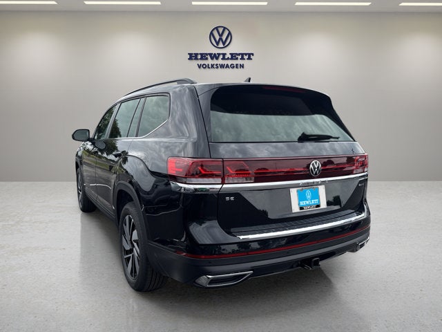 2026 Volkswagen Atlas 2.0T SE w/Technology with Captain's Chairs and Panoramic Sunroof Package