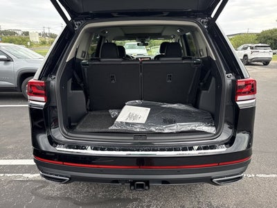 2026 Volkswagen Atlas 2.0T SE w/Technology with Captain's Chairs and Panoramic Sunroof Package