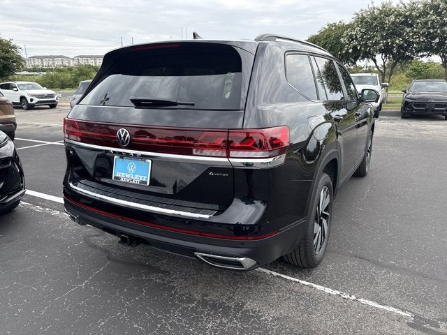 2026 Volkswagen Atlas 2.0T SE w/Technology with Captain's Chairs and Panoramic Sunroof Package