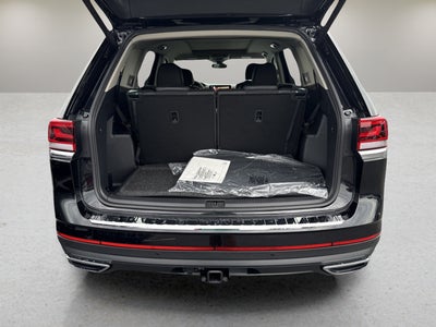 2026 Volkswagen Atlas 2.0T SE w/Technology with Captain's Chairs and Panoramic Sunroof Package