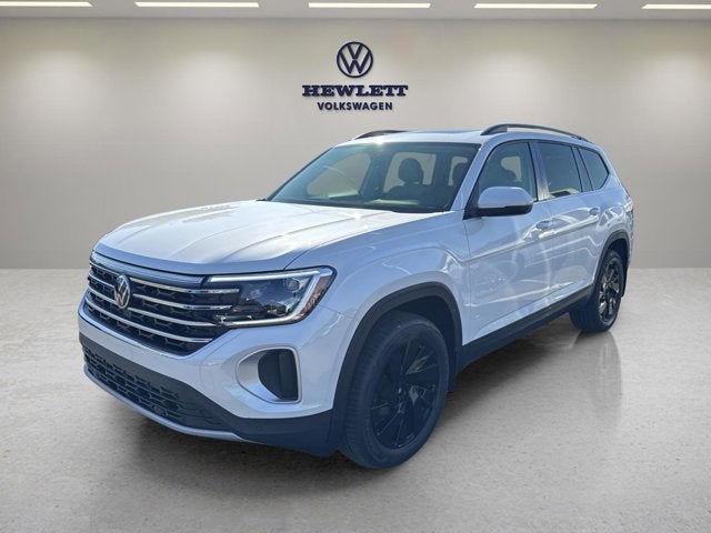 2026 Volkswagen Atlas 2.0T SE w/Technology and Panoramic Sunroof Package