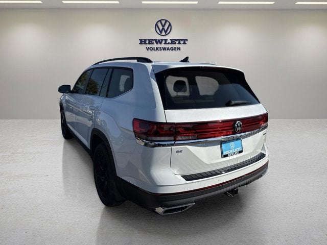 2026 Volkswagen Atlas 2.0T SE w/Technology and Panoramic Sunroof Package