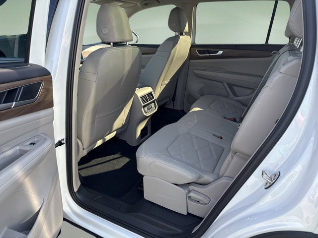 2026 Volkswagen Atlas 2.0T SE w/Technology and Panoramic Sunroof Package