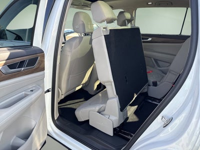 2026 Volkswagen Atlas 2.0T SE w/Technology and Panoramic Sunroof Package