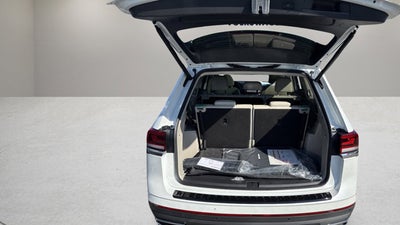 2026 Volkswagen Atlas 2.0T SE w/Technology and Panoramic Sunroof Package