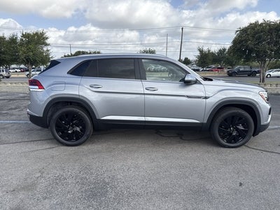 2026 Volkswagen Atlas Cross Sport 2.0T SE w/Technology