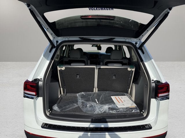 2026 Volkswagen Atlas 2.0T SE w/Technology with Captain's Chairs