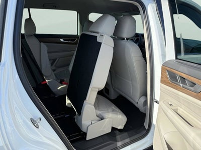 2026 Volkswagen Atlas 2.0T SE w/Technology with Captain's Chairs