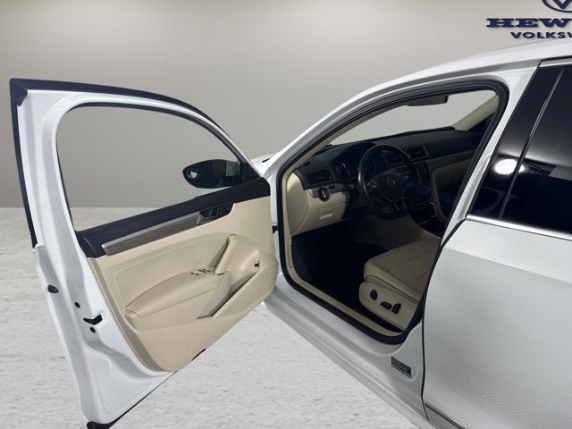 2016 Volkswagen Passat 1.8T SE