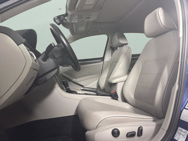 2017 Volkswagen Passat 1.8T SE w/Technology