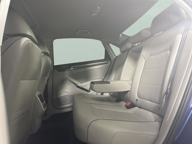 2017 Volkswagen Passat 1.8T SE w/Technology