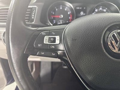 2017 Volkswagen Passat 1.8T SE w/Technology