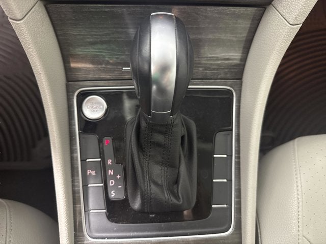 2017 Volkswagen Passat 1.8T SE w/Technology