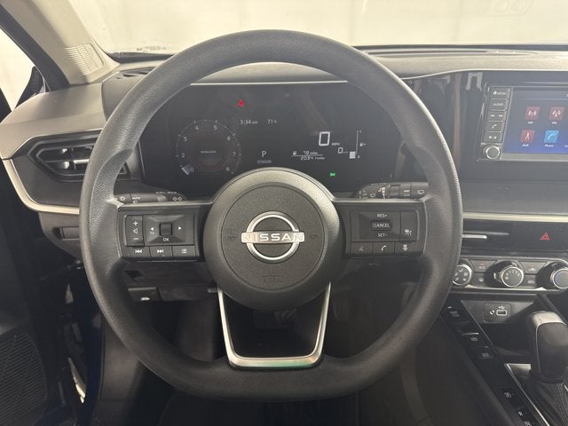 2025 Nissan Kicks S