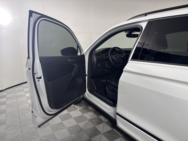 2020 Volkswagen Tiguan SE R-Line Black