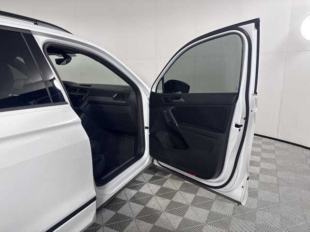 2020 Volkswagen Tiguan SE R-Line Black