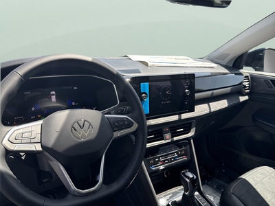 2026 Volkswagen Taos SE Black
