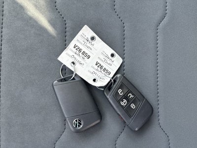 2026 Volkswagen Taos SE Black