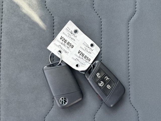 2026 Volkswagen Taos SE Black
