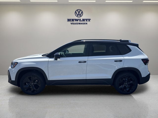 2026 Volkswagen Taos SE Black