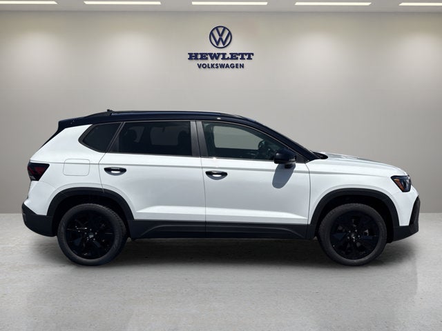 2026 Volkswagen Taos SE Black