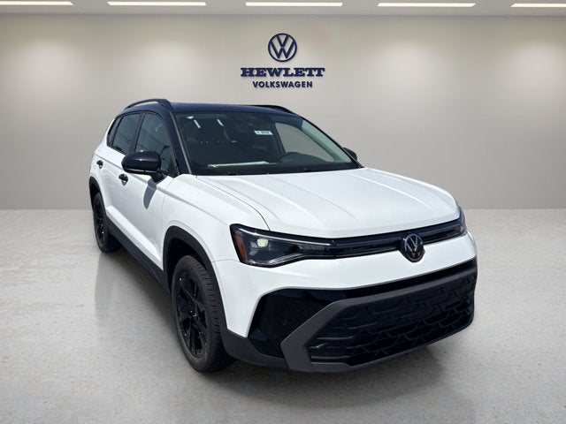 2026 Volkswagen Taos SE Black