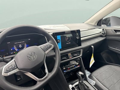 2026 Volkswagen Taos SE Black