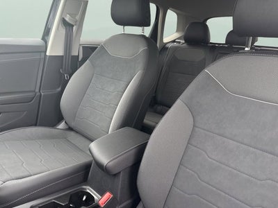 2026 Volkswagen Taos SE Black