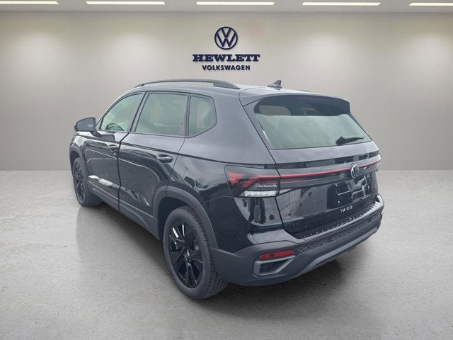 2026 Volkswagen Taos SE Black