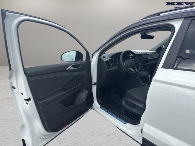 2026 Volkswagen Taos SE Black