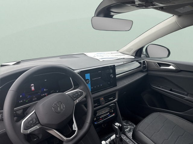 2026 Volkswagen Taos SE Black