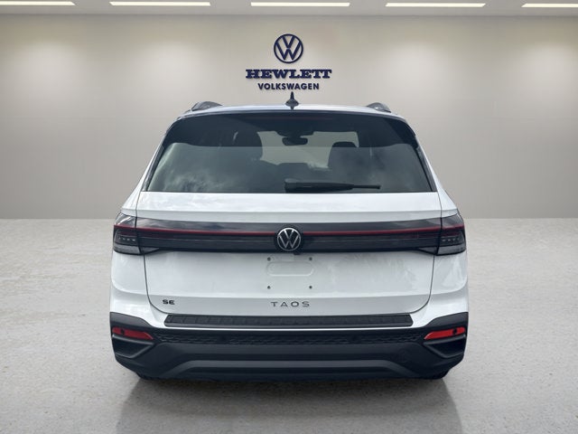 2026 Volkswagen Taos SE Black
