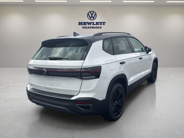 2026 Volkswagen Taos SE Black