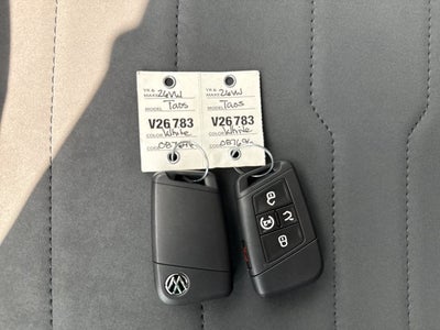 2026 Volkswagen Taos SE Black