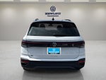2026 Volkswagen Taos SE Black