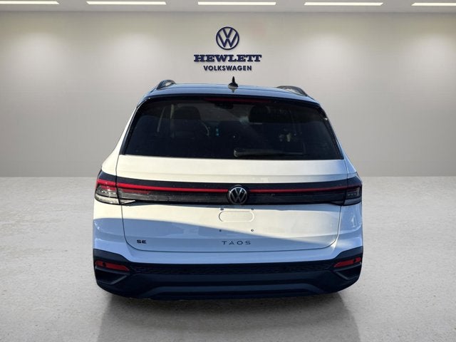 2026 Volkswagen Taos SE Black