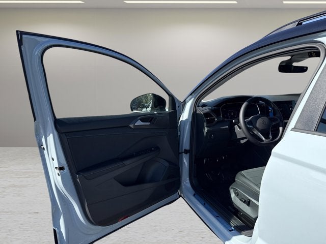 2026 Volkswagen Taos SE Black