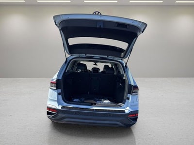 2026 Volkswagen Taos SE Black