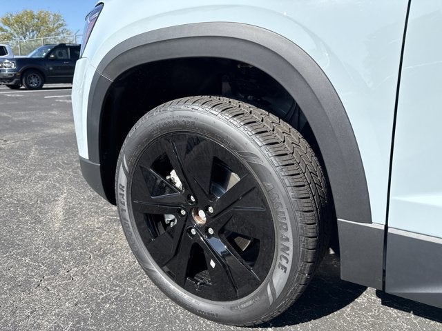 2026 Volkswagen Taos SE Black