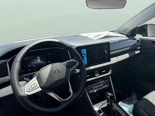 2026 Volkswagen Taos SE Black