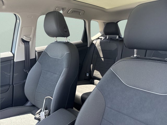 2026 Volkswagen Taos SE Black