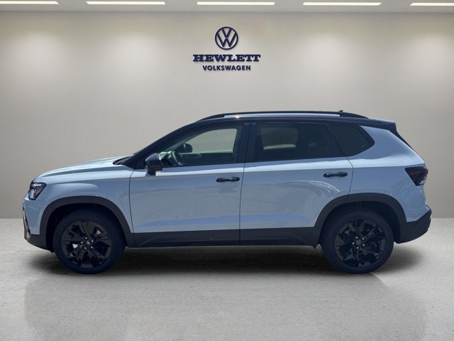 2026 Volkswagen Taos SE Black