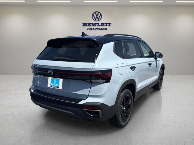 2026 Volkswagen Taos SE Black