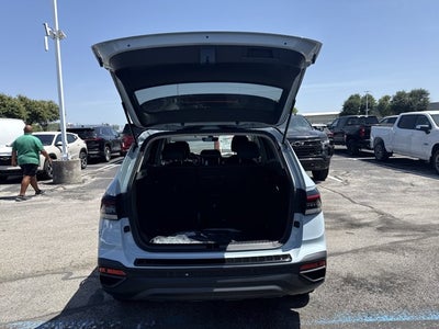 2026 Volkswagen Taos SE Black
