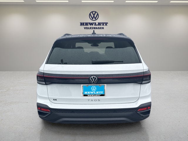 2026 Volkswagen Taos SE Black