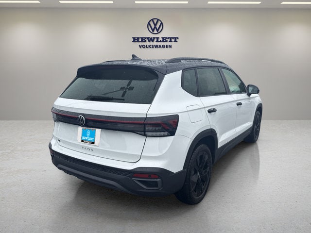 2026 Volkswagen Taos SE Black