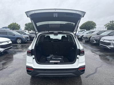 2026 Volkswagen Taos SE Black